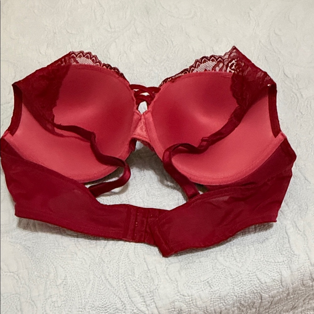 Red Lace Bra - Picture 2 of 6